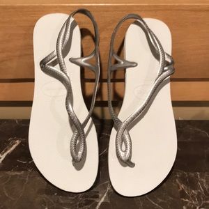 NEW Havianas Luna Sandals Size 11 / 12 (41-42)